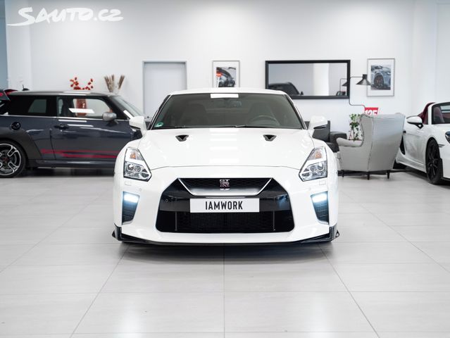 Nissan GT-R